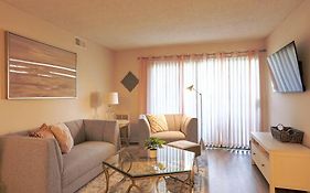 Shabby Chic Oceanside King & 2 Queen Bed Pool Gym